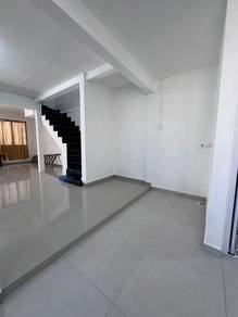 (Non Bumi) Renovated End Lot Taman Marin, Muar