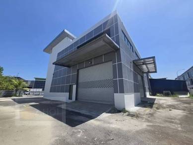 TAMAN PERINDUSTRIAN AIR HITAM Klang 1.5 Storey Semi D Factory with CF