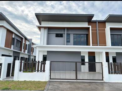 2 Storey Semi D Cluster House For Rent @ Klang