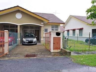 EXTRA LAND ENDLOT Single Storey Terrace Bandar Saujana Putra Jenjarom