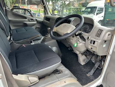 2011 Hino WU410R 4.0 (M) 19.5 Kaki Container Box