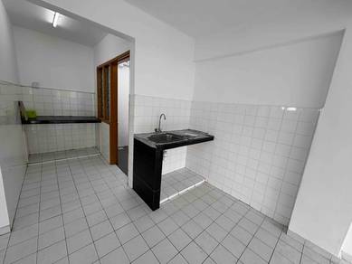 Aman satu apartment ,sewa,kepong ,new paint, mid floor ,corner