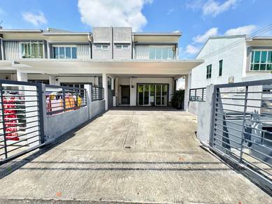 Hill Park 3, Bandar Teknologi Kajang. End Lot 2 Storey Terrace House