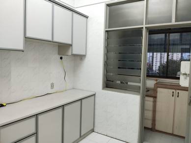 Desa Lumba Kuda 950sqft Renovated & Fully Furnished 3-Bedrooms 2-Cpks