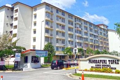 Dengkil , Topaz Apartment with aircond new paint nr KLIA , Uitm
