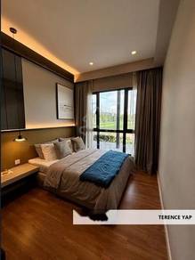 Quayside Plaza – The Heart of Damansara with Lake Views!