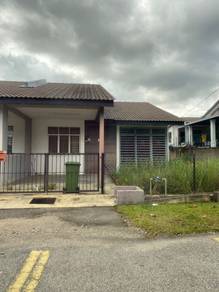 Lrg Gambang Jaya single semi-d house for rent nice condition.
