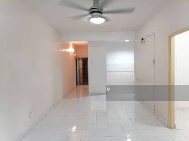 Freehold apartment with Lift @ Pangsapuri Merak, Bandar Kinrara