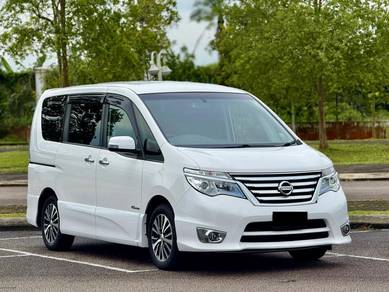Nissan SERENA 2.0 S-HYBRID HIGHWAY STAR