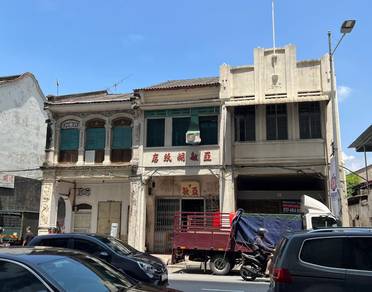 JALAN MAGAZINE , 2/terrace shop house for rent , bu 4000sf