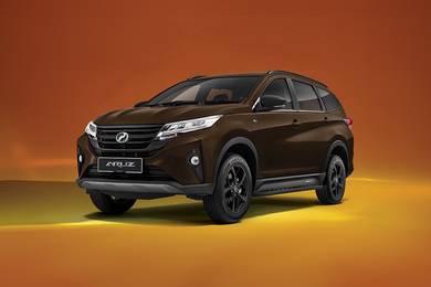 Perodua ARUZ 1.5 AV LULUS TANPA LESEN