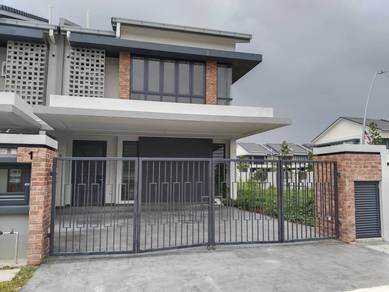 Corner landed house for sell at Elmina west shah alam brand new unit