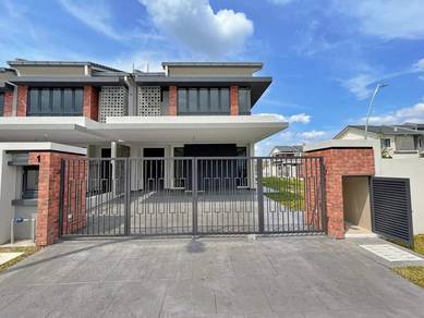 Corner landed house for sell at Elmina west shah alam brand new unit