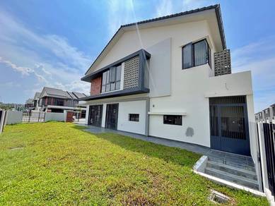 Corner landed house for sell at Elmina west shah alam brand new unit