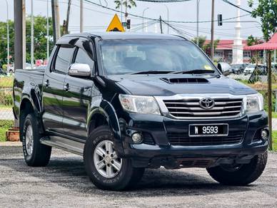 Toyota HILUX 2.5 G DUAL CAB 4X4 VNT (A) BLACK