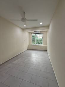 Taman Megah Emas, Kelana Jaya, Petaling Jaya (Townhouse Upper Floor)