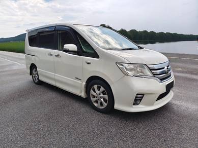 Nissan SERENA 2.0 S-HYBRID HIGHWAY STAR