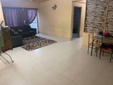 Sri Impian Apartment @  JB Larkin / 15 mins to CIQ/ Town Area/ 3 room