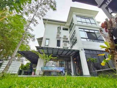 Kajang, Beautiful & Full Renovated Semid Corner Lot For Sale