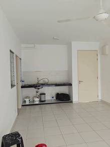 [Newly painted] Seri Mutiara Apartment, Setia Alam
