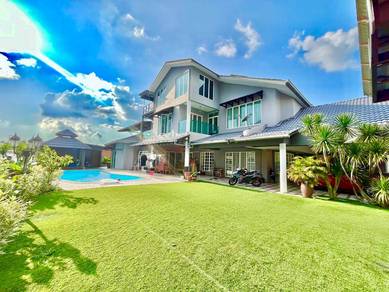 De Puncak Ukay Perdana 2.5 Storey Semi D House With Swimming Pool