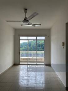 Desaria Villa, Partially Furnished, 4 Rooms @ Taman Kipark, Puchong