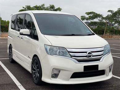 Nissan SERENA 2.0 S-HYBRID HIGHWAY STAR