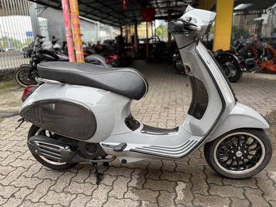 2022 Vespa Sprint 150 - Dry Carbon Cover Set