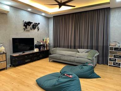 Renovated with Id Partially Furnished, Short Walk to 130 acre park