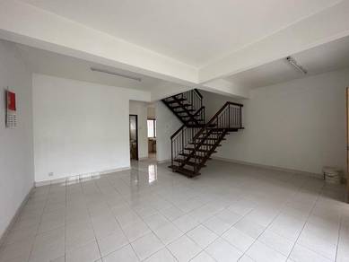 (22*70/TITLE READY) 2 Storey House Taman LEP Equine Seri Kembangan