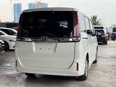 Toyota NOAH 2.0 X (A)