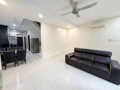 Full loan nice la garden double storey terrace house taman jp perdana