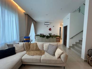 Valeria @ Kempas Utama (Corner Lot Double Storey Semi D Unblock View)