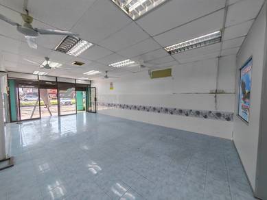 Falim ground floor shoplot for rent facing main road visibility area