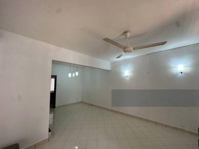 Partial Furnished 2-Storey House @Taman Puchong Hartamas, Puchong