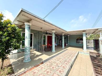 [FACING OPEN] Teres Setingkat (End Lot) Taman Seri Kelemak, Alor Gajah