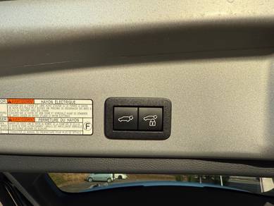 Toyota COROLLA CROSS 1.8 HYBRID ( Good Car )