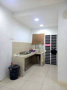Teres 2 Tingkat dengan 5 Airconds Rentak Perdana, Puncak Alam