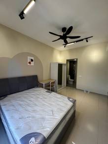 Master Room MRT Bus to MRT Mutiara Damansara, 1 Utama, KPMG