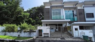 Bank Lelong Corner 2 Storey Terrace @ Kajang Perdana
