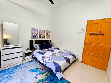 Bilik Wanita near HTAA, Bdr Kuantan lengkap WIFI,Cleaner