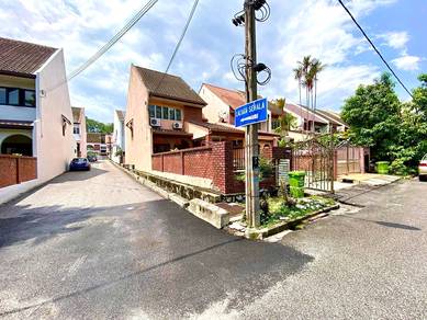 Double Storey TTDI End Lot Freehold Non Bumi Facing Open Spacious Unit