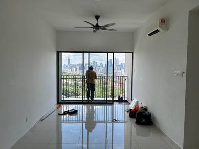 Seasons Garden 900sqft , 2 Parkings Unit for Sales