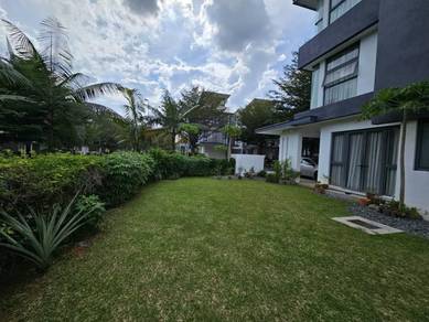 Corner 3 Storey Lakeview Sera Twin Villa With Pool, Putrajaya