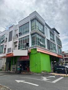 Corner, Commercial 3-Storey Shop @ Metro City, Kuching.