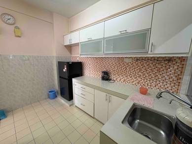 Taman kip apartment for rent (suria Kipark) kepong,partially furnished