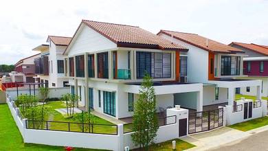 20ft Corner Lot | Nearby Palm Mall | 2 Storey House Seremban