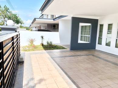 Stutong ❣️ Double Storey Corner house