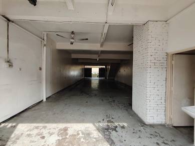 intermediate ground floor shop in bukit serdang sek 6