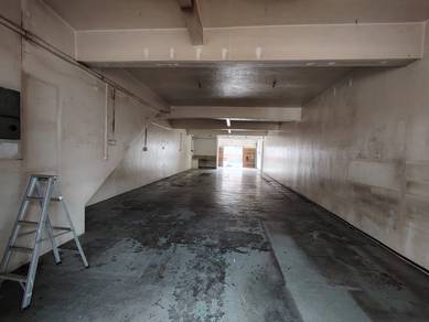 intermediate ground floor shop in bukit serdang sek 6